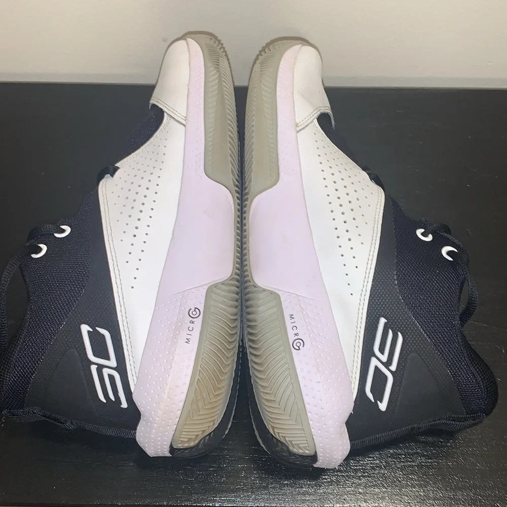 Under Armour‎ SC 3ZERO IV Men's Athletic Shoes Sneaker Size 11.5.